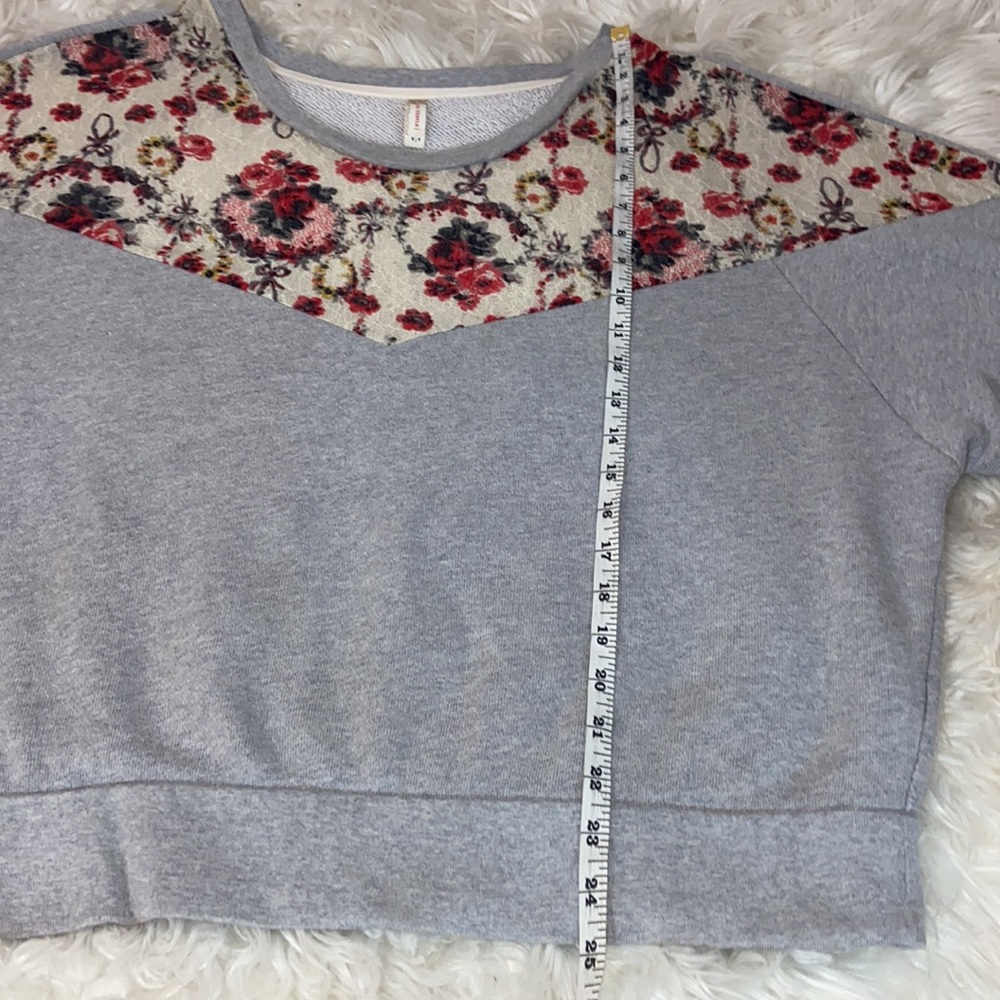 Free People Gray Floral Lace Oversized Sweatshirt Small - Picture 12 of 14